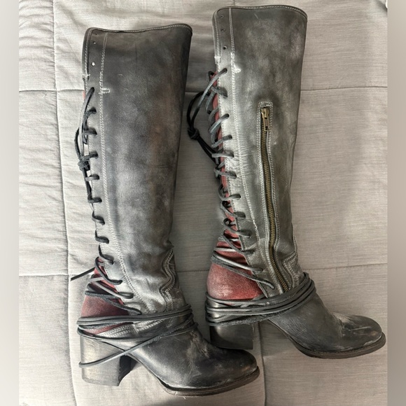 Freebird Black and Red Heeled Boots - Picture 1 of 5